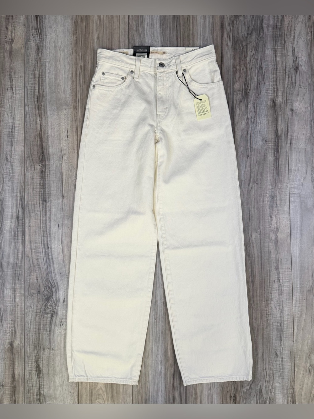 Levi's Premium Baggy Dad Jeans Barely Freezing Off White Cream 24x30 NEW